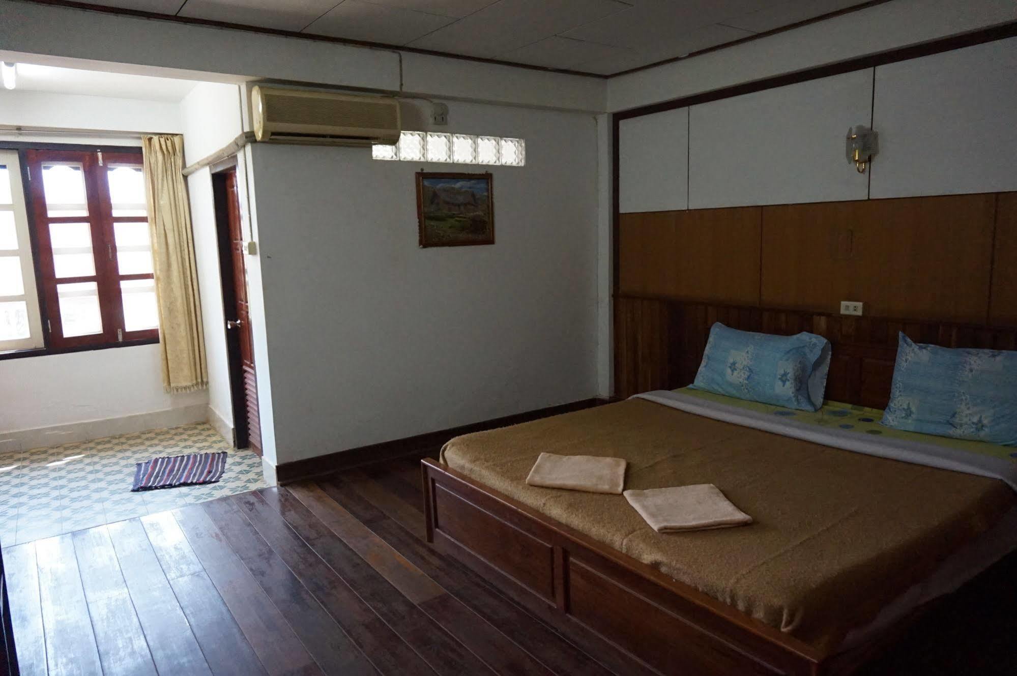 Champa Hotel Pakse Ngoại thất bức ảnh